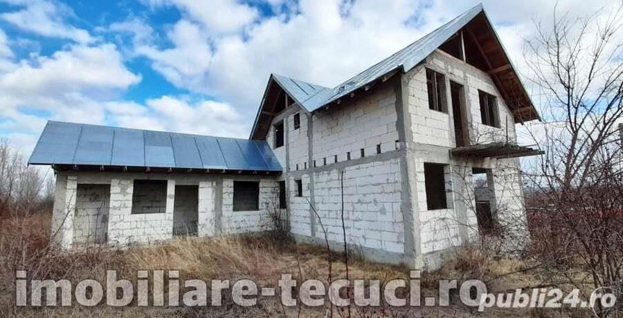 Casa la rosu cu 1000 mp teren in com Munteni, parter ?i mansarda - 4