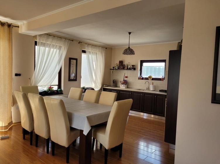 Casă spațioasă și modernă de 220 mp - 14