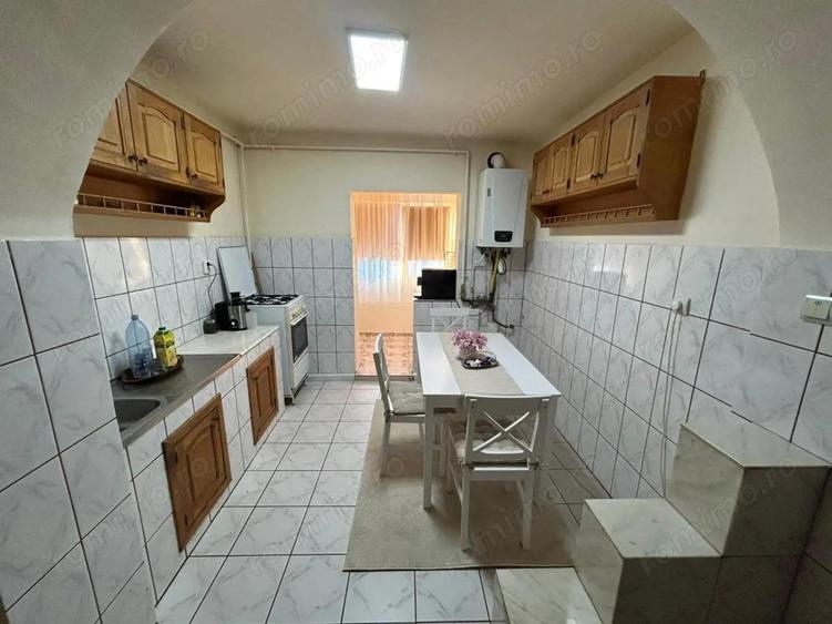 Apartament 2 camere, decomandat - zona Ampoi 3 - 3