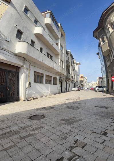 De Vanzare Apartament Istorico-Modern Pia?a Ovidiu, Constan?a Direct de la Proprietar - 3