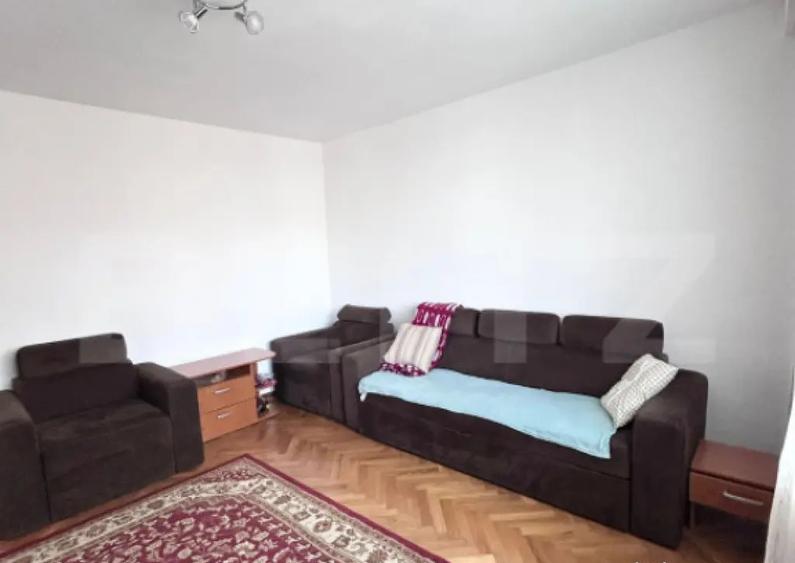 Apartament cu 3 camere, etaj 2, zona Calea Moldovei - 3