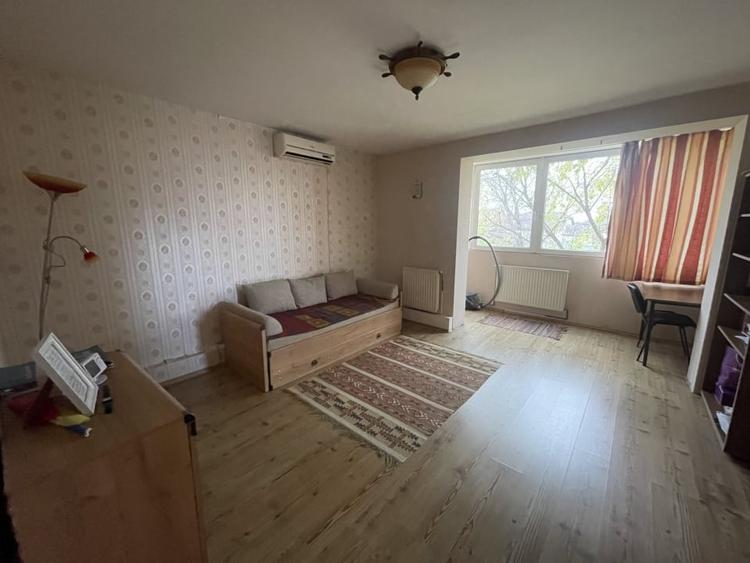 Apartament Deosebit, semidecomandat  cu garaj in curte - 2