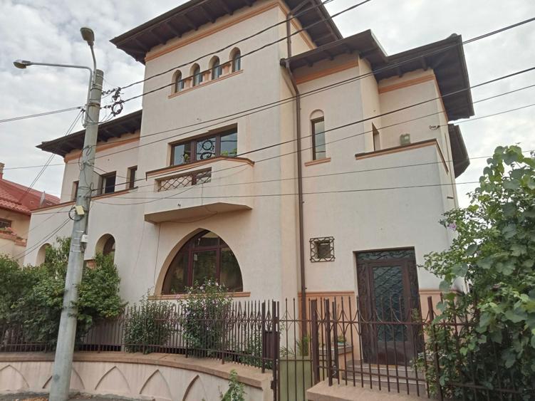 Inchiriez vila interbelica , impresionanta , Ploiesti - 6