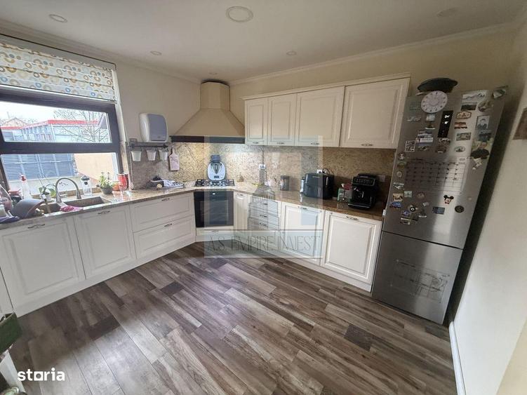 Casa/Villa 7 camere, singur in curte - zona Tractorul/Brasov - 1