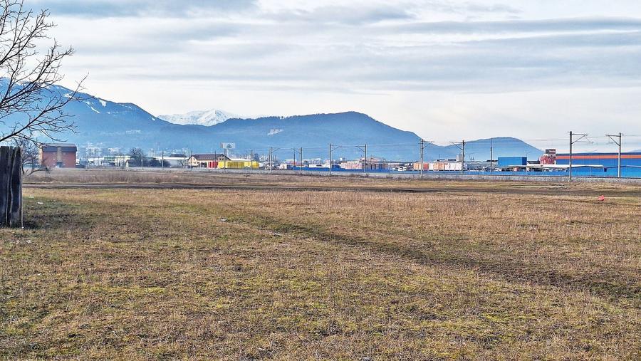 Tractorul, str.N.Labis, 1000mp, 75 euro/mp - 1