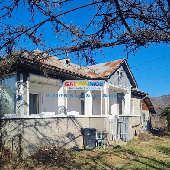 Vanzare casa cu teren de 1200 mp in zona Izvoarele, jud  Prahova - 1