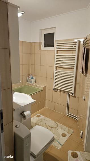 Apartament cu 4 camere decomandat în Dârste