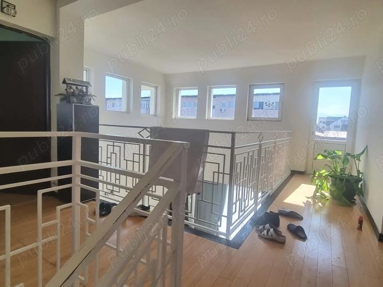 Casa individuala, compusa din 2 apartamente distincte: - 5