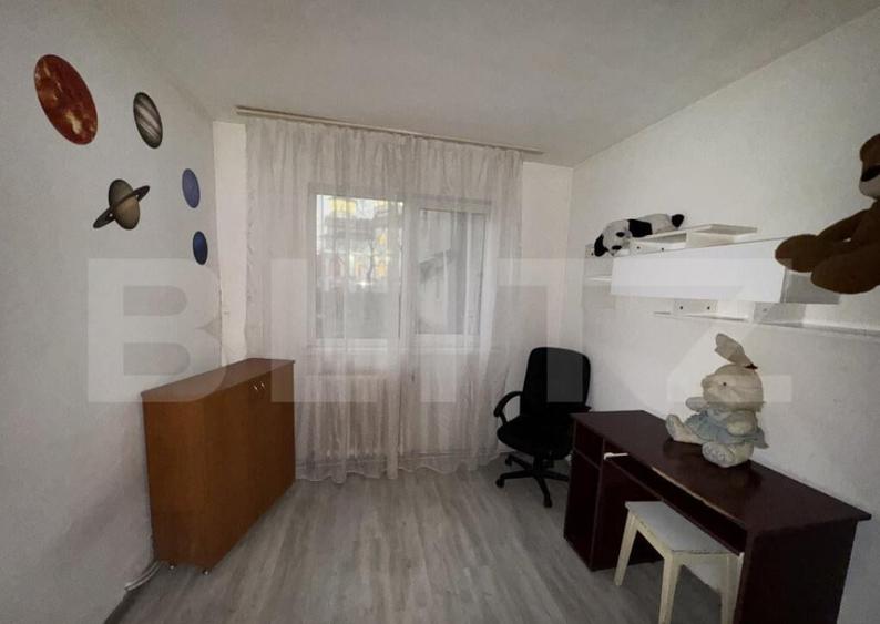 Apartament de vanzare, cu 3 camere, 43 mp, zona Dacia - 6