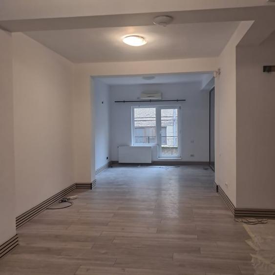 Vila individuala 370 mp + teren 180 mp, Calea Calarasilor - P-ta Muncii - 7