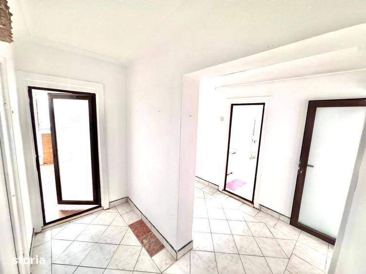 Apartament 3 camere decomandat turn Vedere panoramica spre Dunare - 16