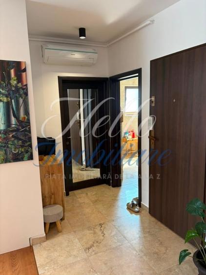 Apartament cu 3 camere decomandat, mobilat în Andrei Mureșanu