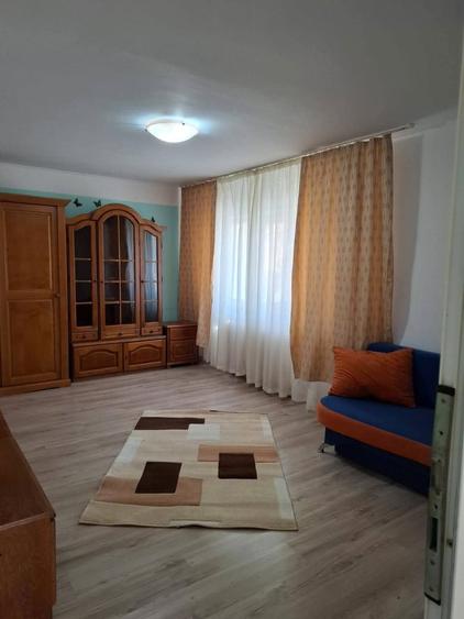 Apartament 3 camere,2 bai, 72 MP, bucatarie si beci mare ,parter inalt - Bd . Traian -Hunedoara - 2
