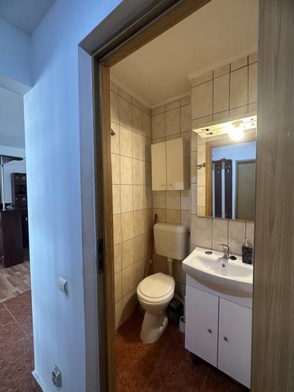 Apt 2 camere mobilate  Calea Victoriei, langa Hotel Radisson, etaj 2, bloc solid - 10