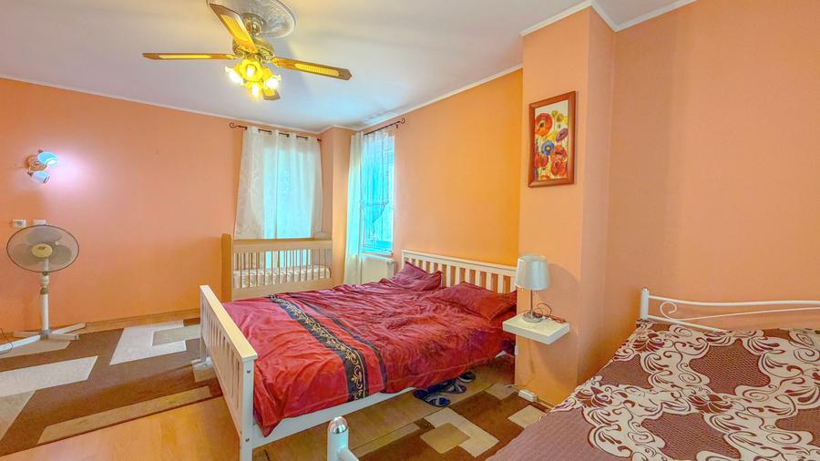 Apartament unic cu 7 camere, 3 balcoane, 3 bai, 2  parcari, 2 beciuri, Central - 18