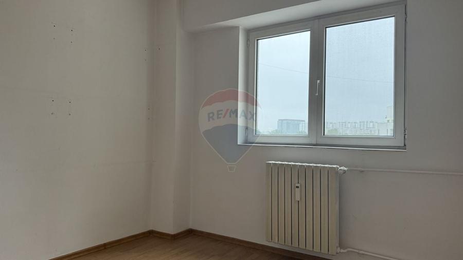 Apartament cu 4 camere de vânzare în zona 13 Septembrie - 12