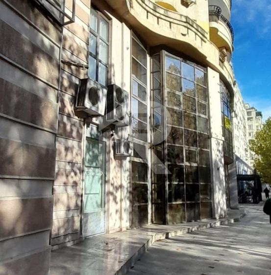 Vand Spatiu pe bd. Unirii stradal, spatiu pretabil club, bar sau clinica - 2