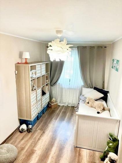 Vila deosebita aproape de Gara de Nord,construita in 1997,renovata 2020,8 camere - 7