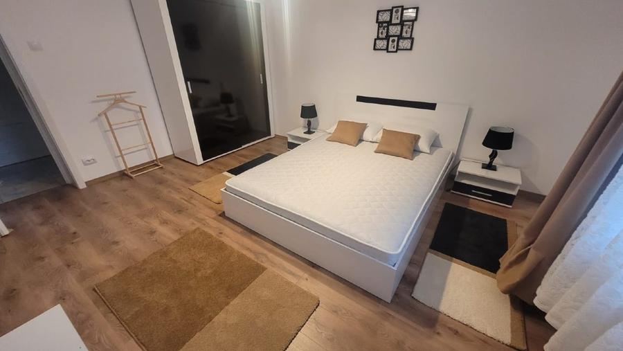Inchiriez apartament 2 camere, etaj 2, str. Jean Monnet, sector 1,, București - 11