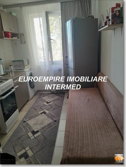 Garsoniera decomandata ,Zona Palas - 2