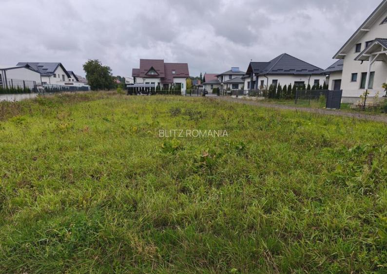 Oportunitate! Teren intravilan, 850mp, 50ml front , Radauti