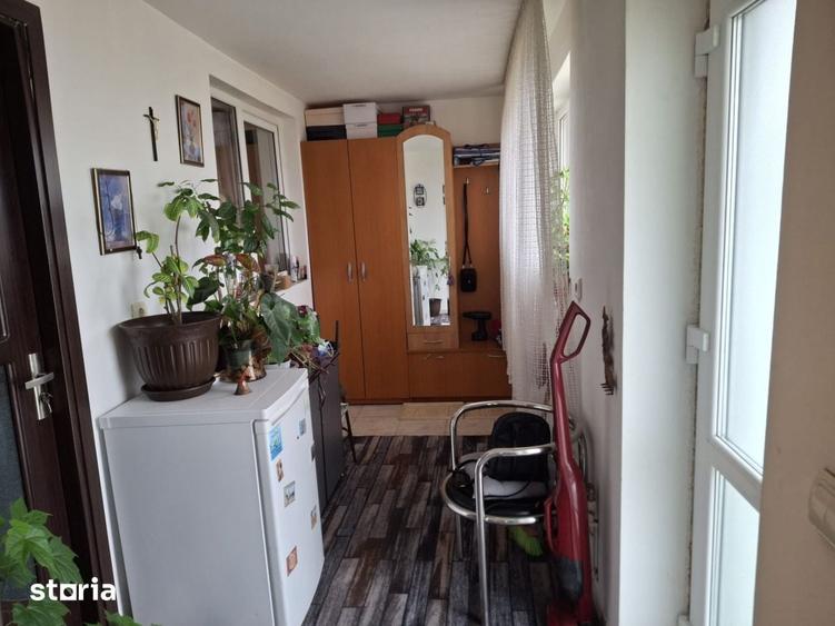 Casă cu 7 camere cu Teren 2354 Mp în Central
