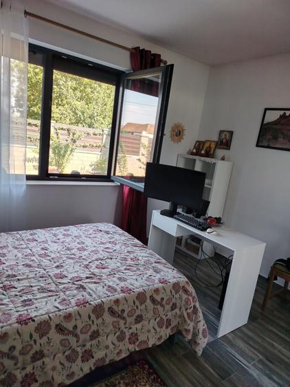 Casă cu 3 camere în Mândruloc