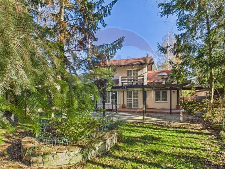 De vanzare | Vila in Paradisul Verde cu gradina si padure proprie | - 1