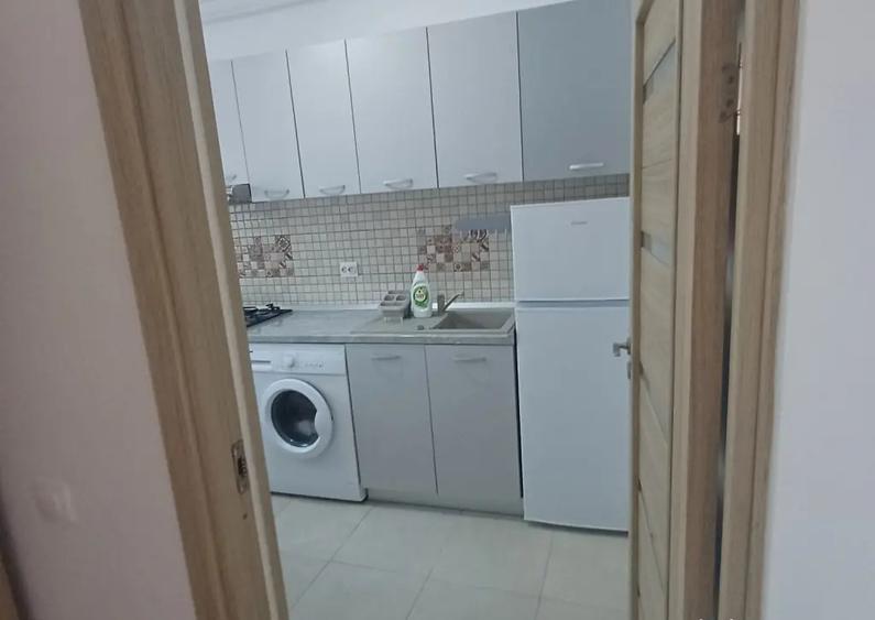 Vand garsoniera decomandata 30 mp . - 2