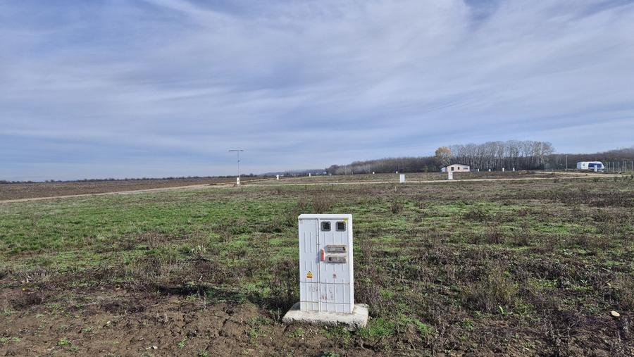 Loturi de teren 638 mp - curent tras la teren - Crevedia - 9