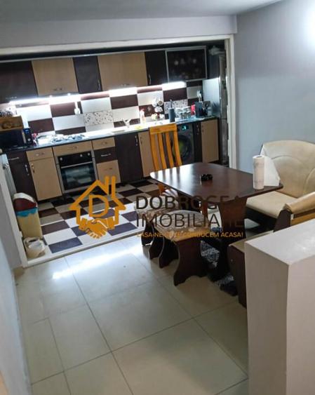 APARTAMENT 3 CAMERE, IN VILA, CENTRALA PELETI, GARAJ - 8