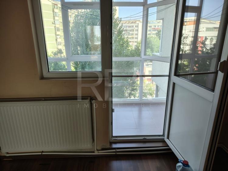 Apartament 3 Camere , Semi-Decomandat , Alexandru Obregia - 5