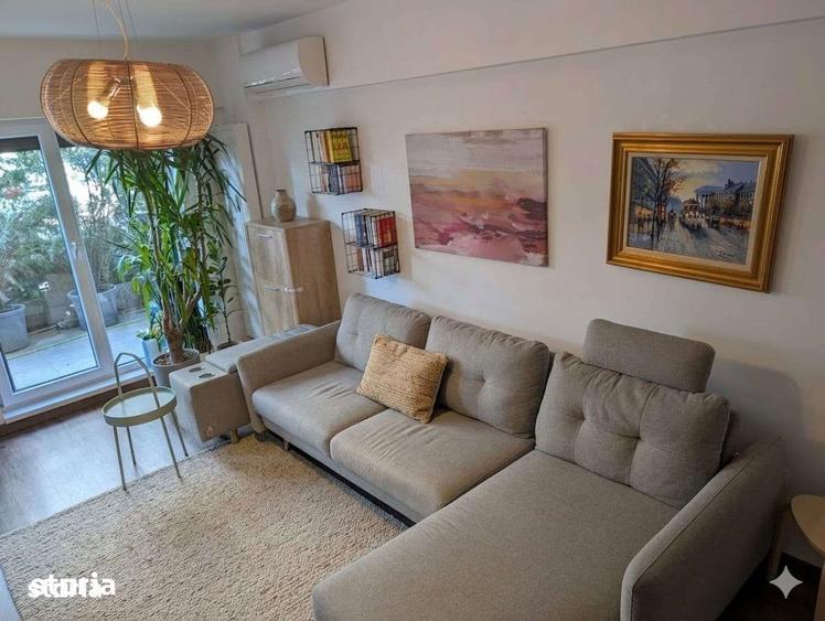 Apartament cu 3 camere, mobilat în Tei