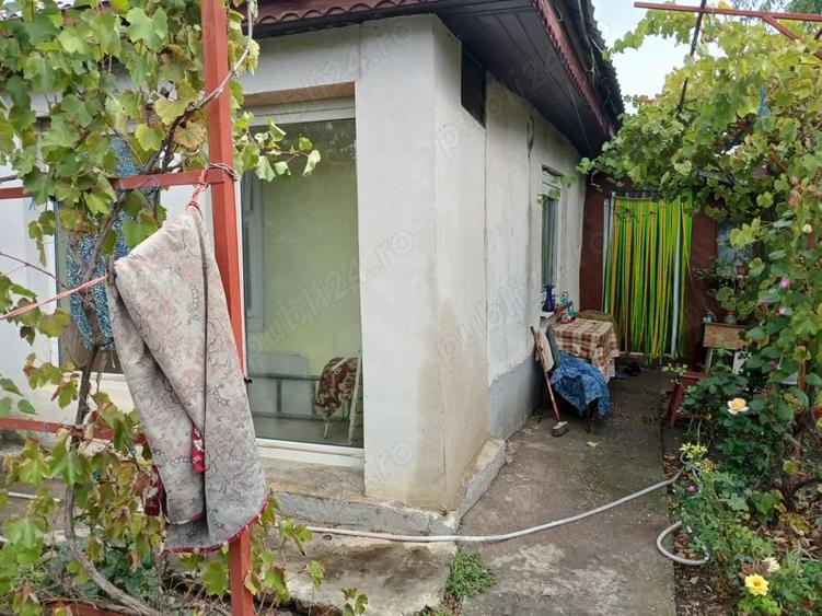 Casă cu 3 camere cu Teren 1500 Mp în Lehliu