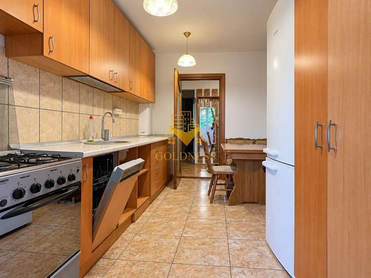 Apartament cu 3 camere decomandat, mobilat în Plopilor