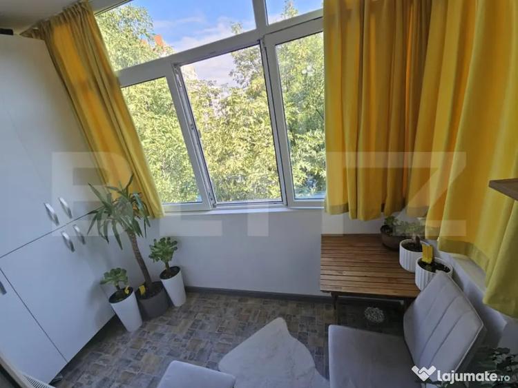 Apartament cu 3 camere decomandat în Podu Roș