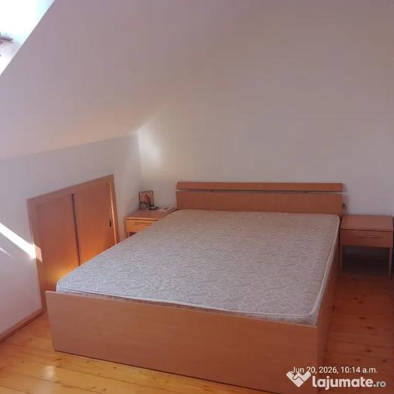 Apartament cu 3 camere decomandat în Valea Aurie