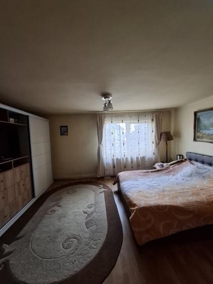 Duplex cu 5 camere cu Canalizare în Sânandrei