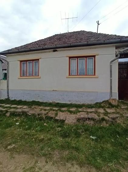 Casă cu 3 camere în Fântânele