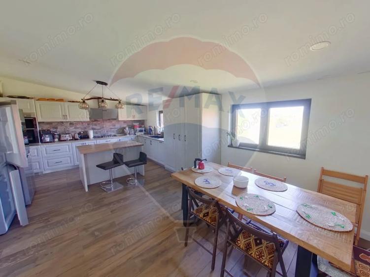 Casă cu 4 camere cu Teren 1160 Mp în Sarasău