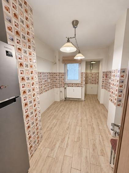 Apartament cu 4 camere decomandat în Colentina