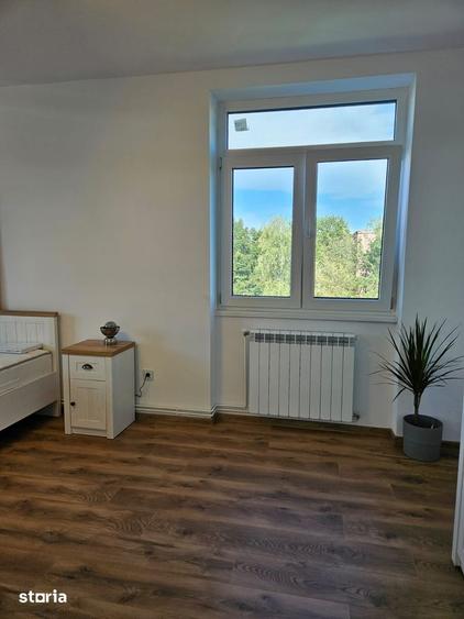 Apartament cu 3 camere decomandat în Astra