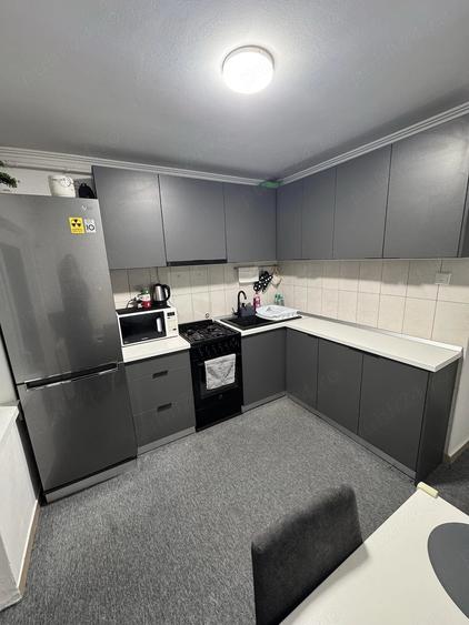 Apartament cu 2 camere decomandat în Micro 17
