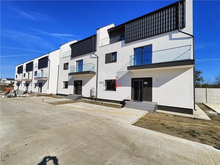 Duplex cu 4 camere cu Canalizare în Prelungirea Ghencea