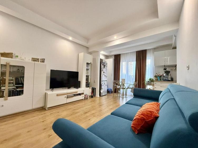 Apartament cu 3 camere semidecomandat în Ștefăneștii de Jos