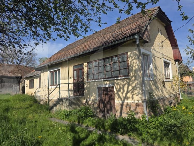 Casă individuală cu 4 camere cu Canalizare în Valea Crișului
