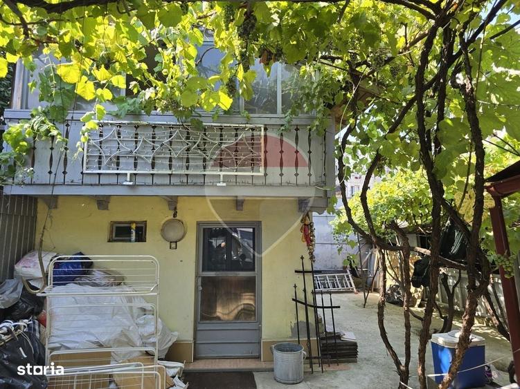 Casă cu 4 camere în Prelungirea Ferentari