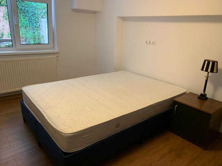 Apartament cu 3 camere semidecomandat în Câmpului