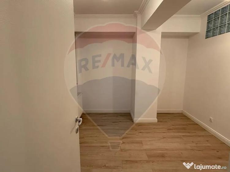 Apartament cu 3 camere decomandat în Aviației