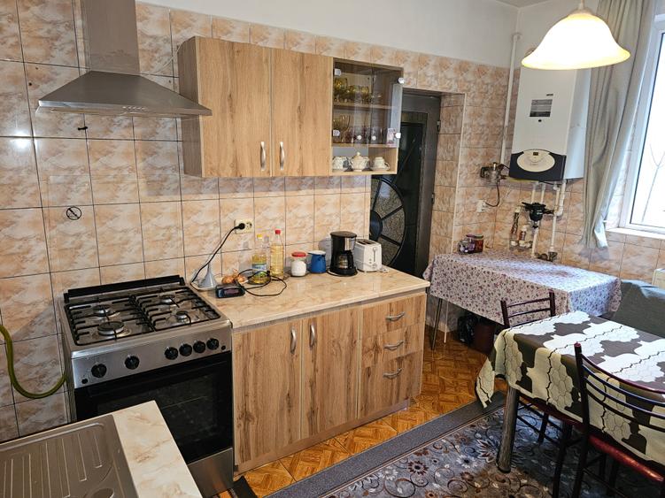 Chitila Sector 1-Bacului-P+1+M-5 camere, 2 bucatarii, 2 bai,2 centrale,400000€ - 16